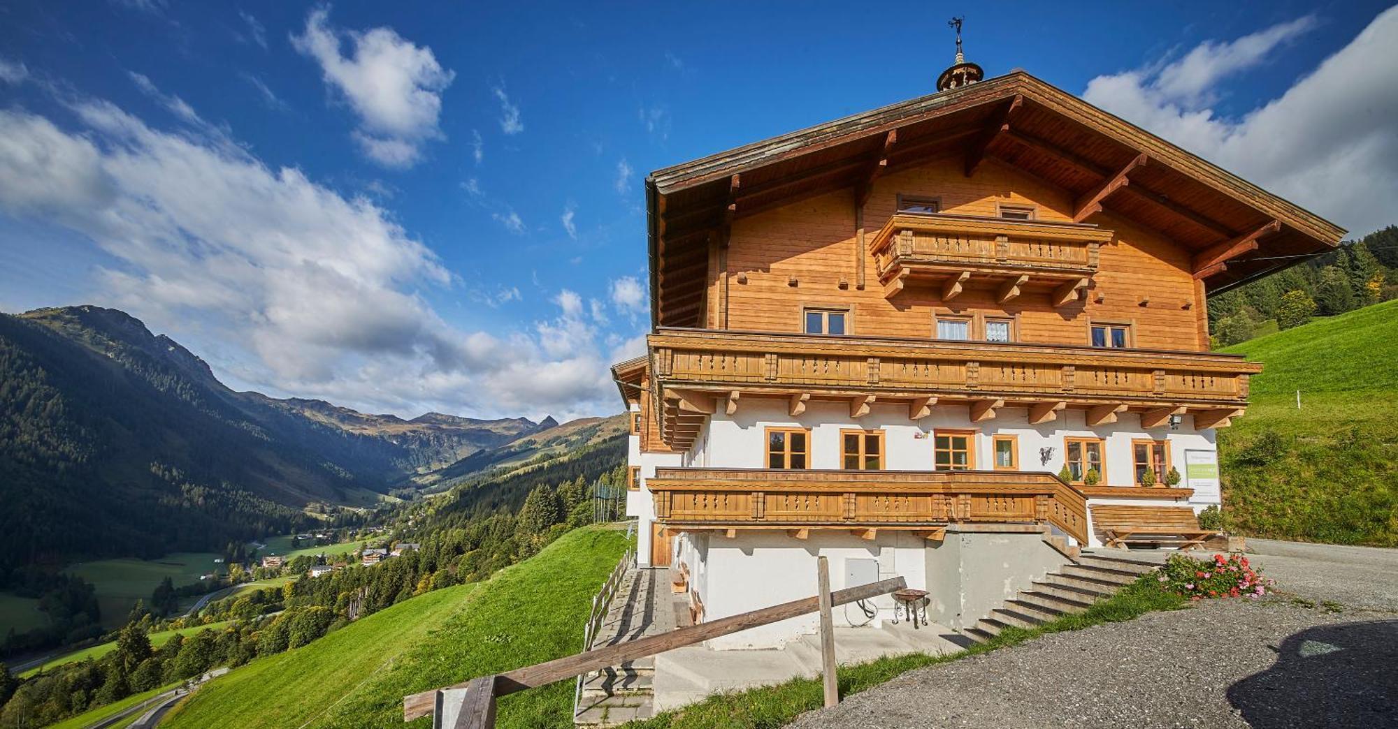 Ski In-Ski Out - Gaestehaeuser Saalbach-Hinterglemm - Wallegghof Christianhof Dış mekan fotoğraf